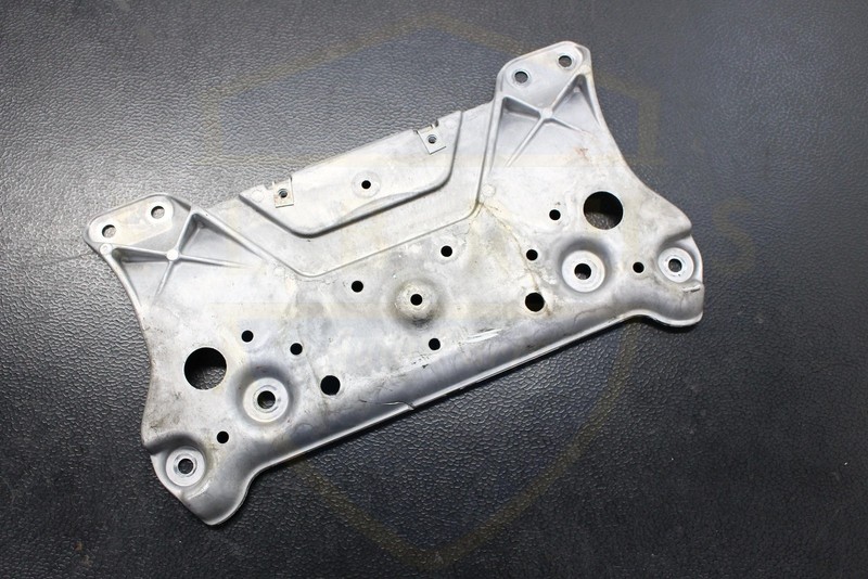 INFINITI Q50 14-24 FRONT SUSPENSION CROSSMEMBER SUBFRAME STAY PLATE BRACE RWD OE