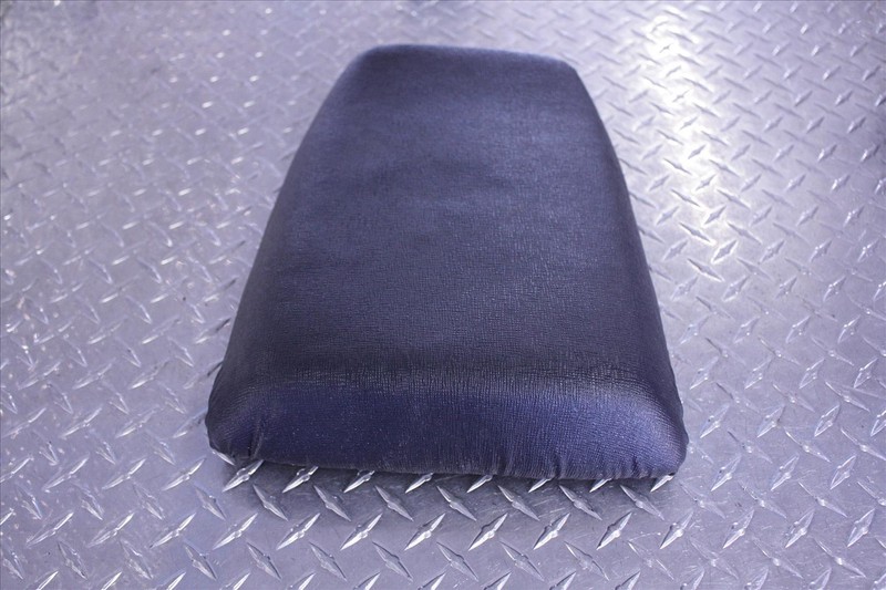 1995 KAWASAKI ZX 750 REAR TAIL PASSENGER BACK SEAT ASSEMBLY ZX750 95