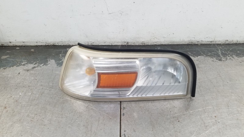 2007 Grand Marquis / Crown Vic Victoria Left Turn Signal / Park Light #2679 VV2