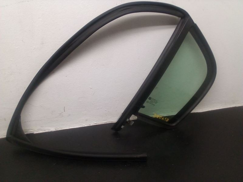 06-11 Buick Lucerne Rear Left Driver Door Vent Glass Window OEM 15866296