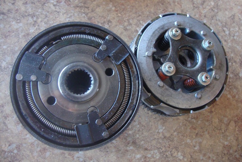 85 YAMAHA YFM200 YFM 200 MOTO 4 ATV Engine Clutch Centrifugal Plates Housing N7