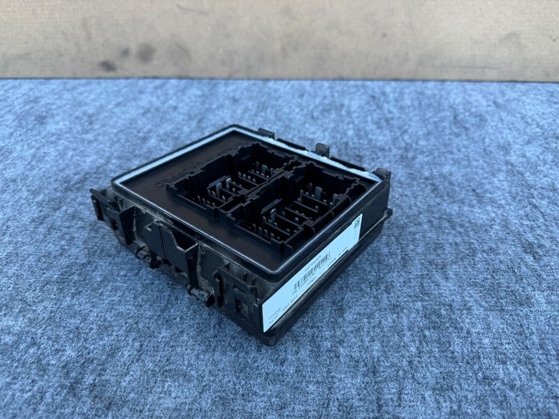 FORD BRONCO SPORT 2021-2024 OEM UNDER HOOD ENGINE BAY JUNCTION FUSE BOX UNIT ASY