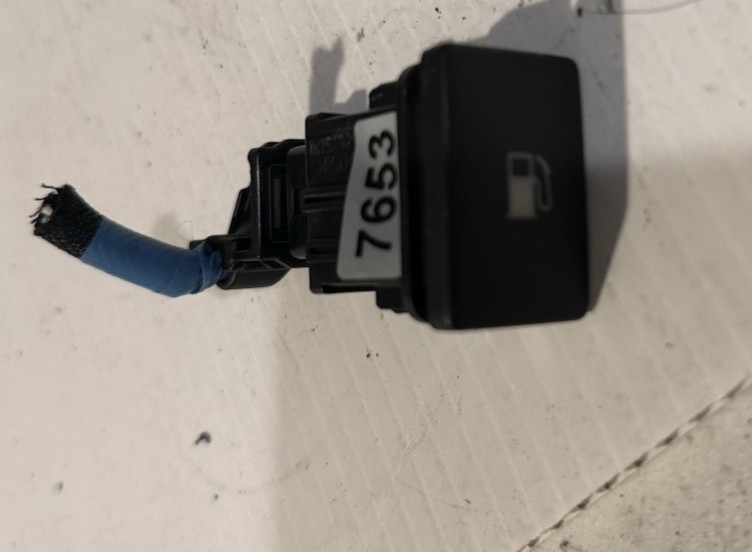 2011 LEXUS CT200H Fuel Door Release Switch Button OEM