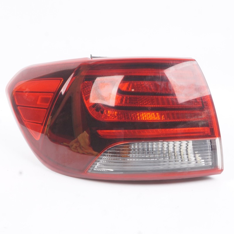 2016 - 2018 Kia Sorento Rear Left LED Tail Light OEM