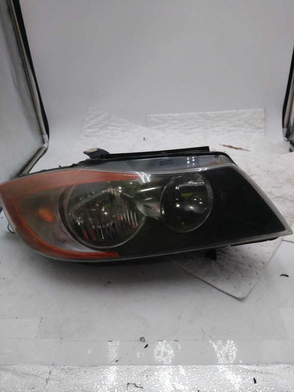 2007 BMW 328I Right Headlight Assembly - Hazy Lens, Used, OEM 96421