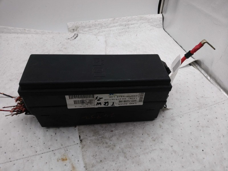 2010 Land Rover LR4 Fuse Box OEM LR044092 White 5.0L 146K Mileage