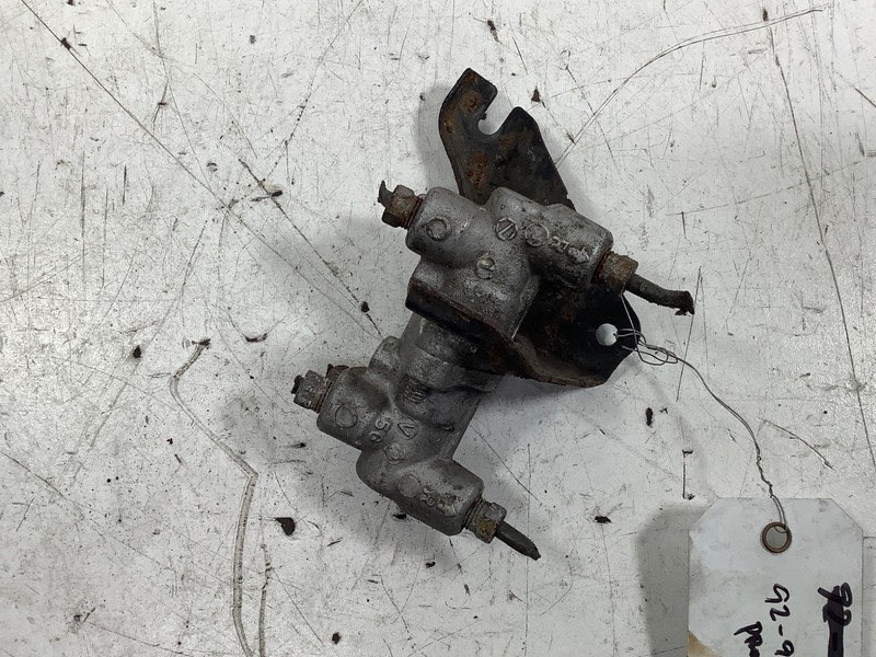 92-96 Honda Prelude Proportioning valve OEM
