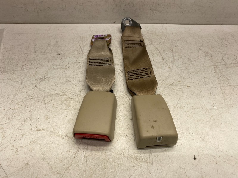 2004-2007 TOYOTA HIGHLANDER REAR 3RD ROW LEFT SIDE SEATBELT BUCKLE LATCH RECEIVE