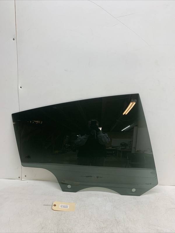 2026 Tesla Model Y Rear Passenger Side Door Window Glass RH 43R-0123040 45023 S1