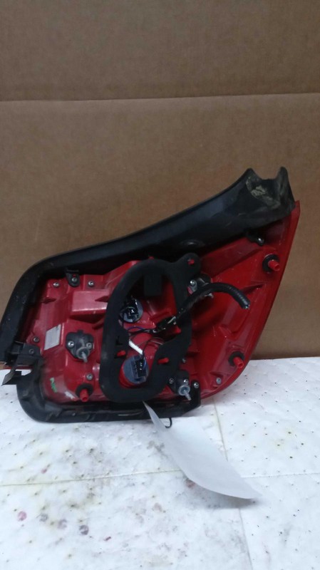 2015 Chevrolet Malibu Left Blue Tail Light Assembly OEM 356245 - Used