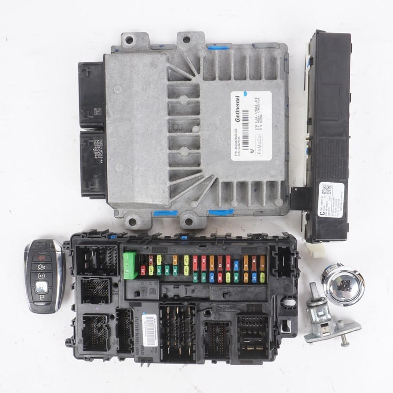 2018 Lincoln Continental 3.7 ECU BCM Key Set OEM