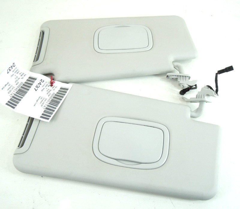 2015-2023 Jeep Renegade Sun Shade Visor Pair Left Right W/ Illumination OEM