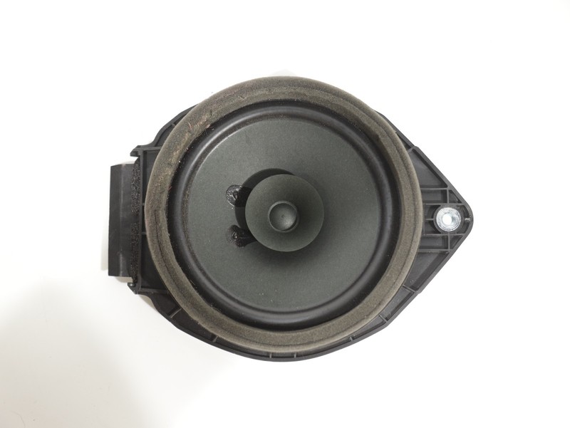 2014-2019 Chevy Silverado / GMC Sierra 1500 Rear RIGHT Door Audio Speaker OEM