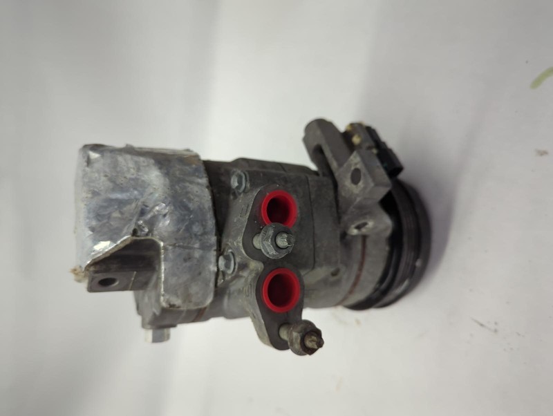 2015 LINCOLN NAVIGATOR AC Compressor 84k miles OEM 15 16 17