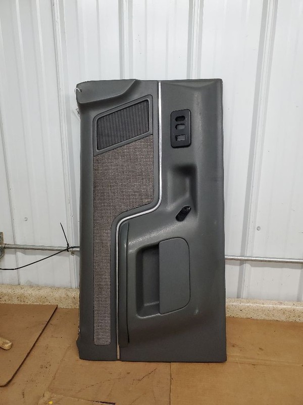 F1501990 Front Door Trim Panel 290512