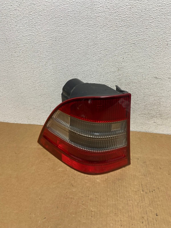 1998 1999 2000 2001 Mercedes ML320 ML-Class Left Driver LH Tail Light AD4560 LK