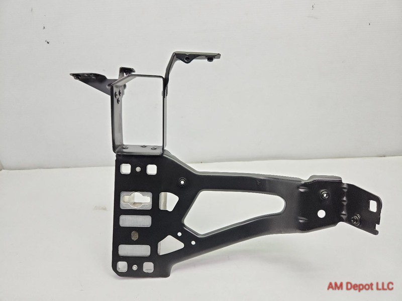 2008 BMW 535xi 535i 528i 528xi M5 E60 E61 Front Right Radiator Support Bracket