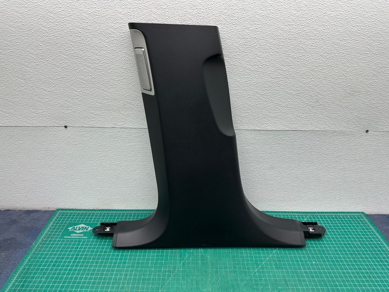 11-18 Audi S8 A8 Quattro LEFT DRIVER SIDE B PILLAR LOWER TRIM COVER OEM