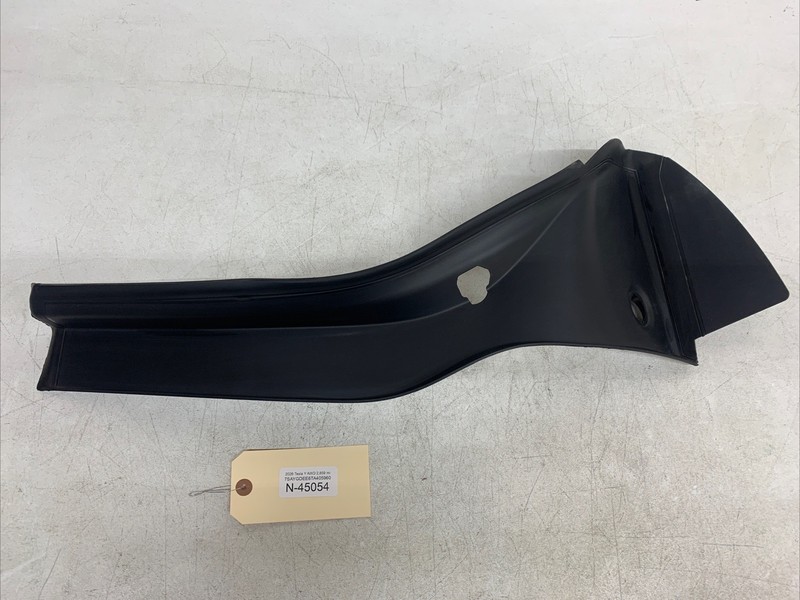 26 Tesla Model Y Rear RH Liftgate Trough Trim Cover Panel 1947148-96-A 45054 U8