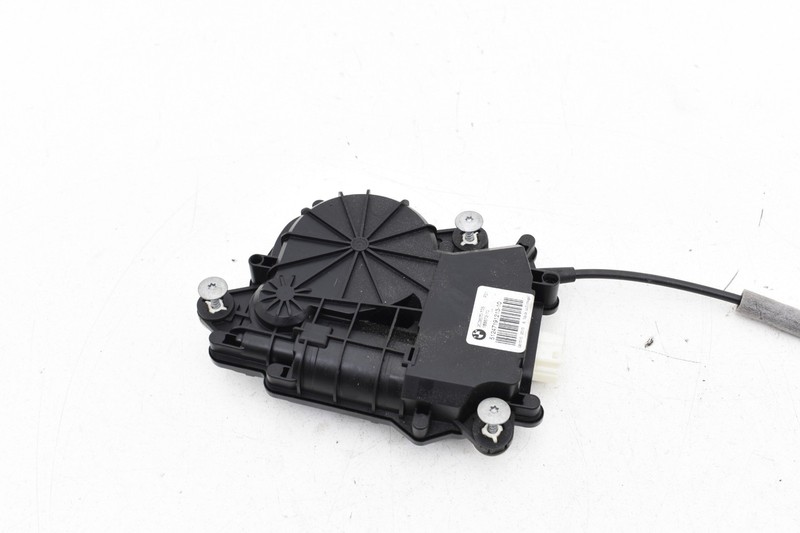 2011 BMW F01 750i Rear Trunk Lid Lock Latch Actuator Motor OEM KW71