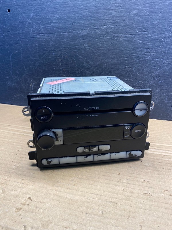 2005 to 2007 Ford Five Hundred Montego Radio CD Player OEM AE4756 DW