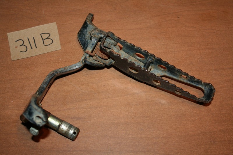 1985 Honda ATC 250SX Fot Peg Step Assembly Right 85 86 87
