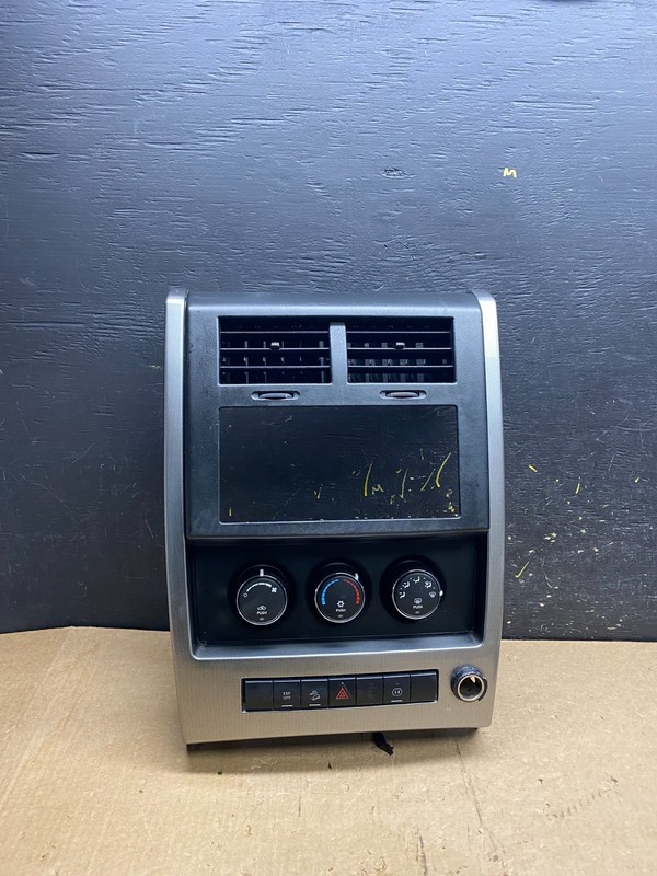 2008 to 2012 Jeep Liberty Dash Climate Temperature Control Radio Bezel z4317 DG