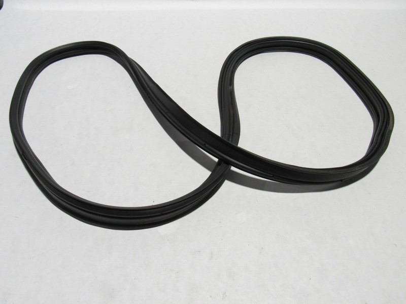 Fiat 124 Spider 2018 Rear Trunk Deck Lid Seal Weather Strip 15-20 |
