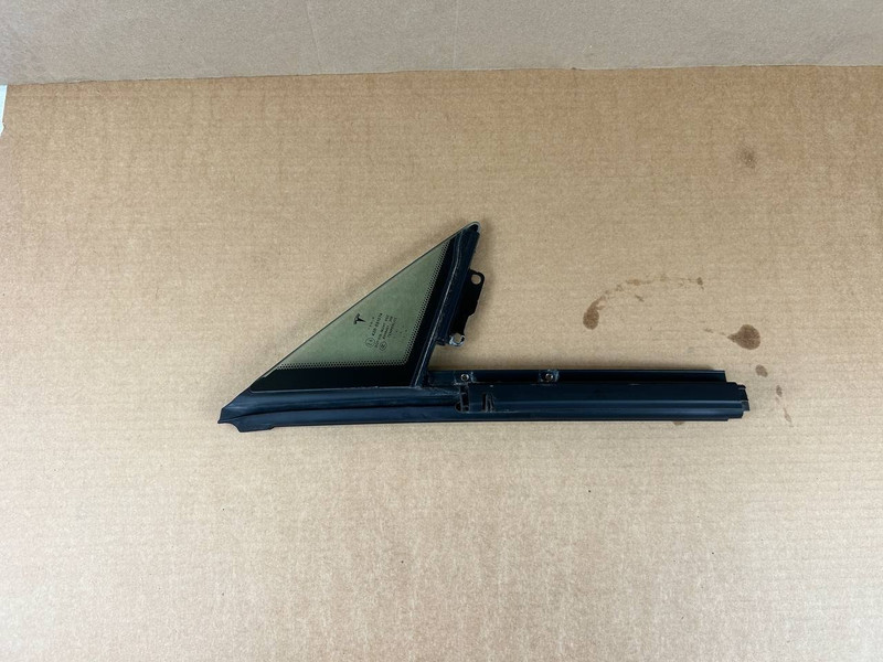 ✅12-20 Tesla Model S Front Right Door Window Corner Quarter Glass 43R-001074