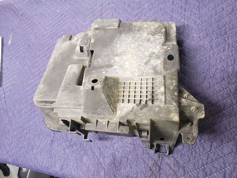 08 CHEVY MALIBU Battery TrayOEM