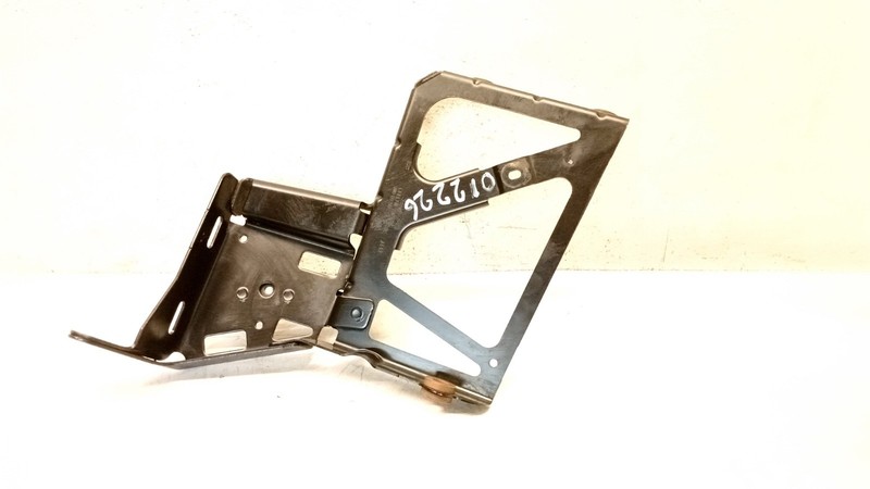 17-19 AUDI B9 A5 S5 A4 S4 SPORTBACK AUXILIARY RADIATOR SUPPORT MOUNT OEM 012226