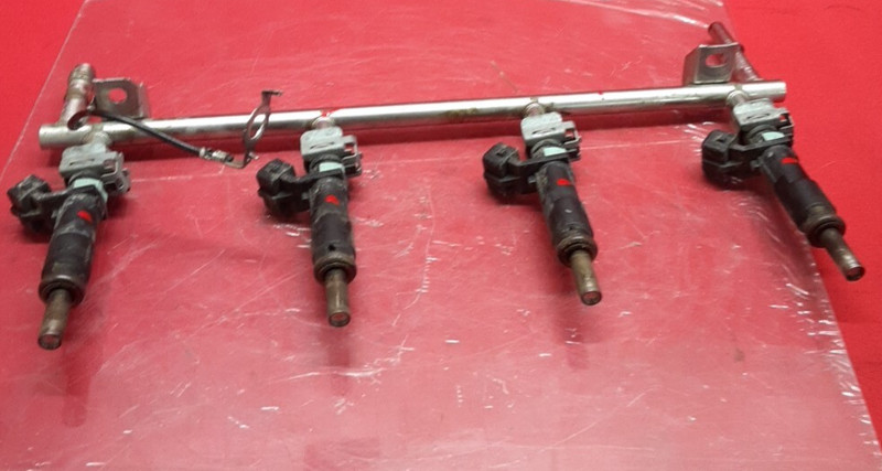 2011-2021 GM Chevrolet Buick 1.4L L4 - Gas Fuel Rail W/ Injectors 55565971
