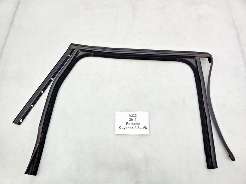 ✅ 2011-2018 OEM Porsche Cayenne 958 Rear Right Door Window Weatherstrip Seal