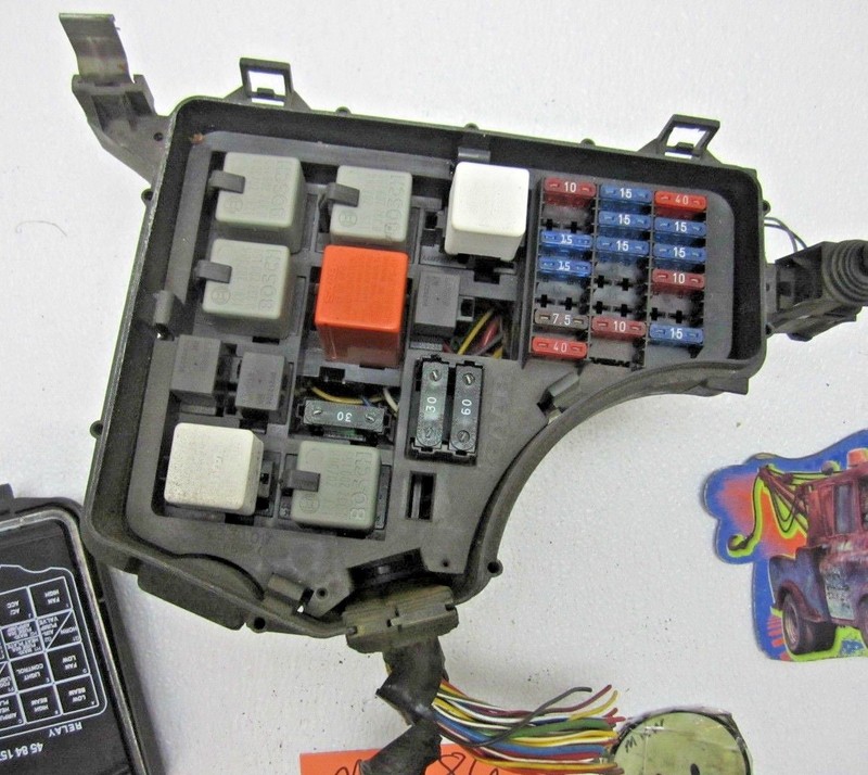 FUSE BOX RELAY PANEL 2.3L ENGINE MOTOR HARNESS END CAR 94 96 97 98 95 SAAB 900