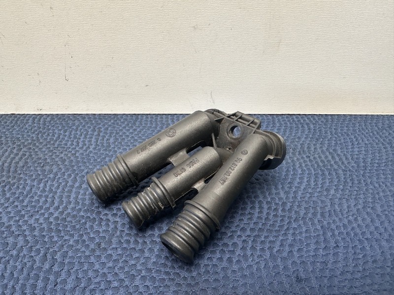 91–00 BMW E36 318i 323i 328i M3 Core Triple Pipe Hose Connection Flange OEM 100K