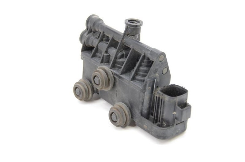 2010-2011 Range Rover Sport HSE Rear Air Ride Valve Block RVH000055