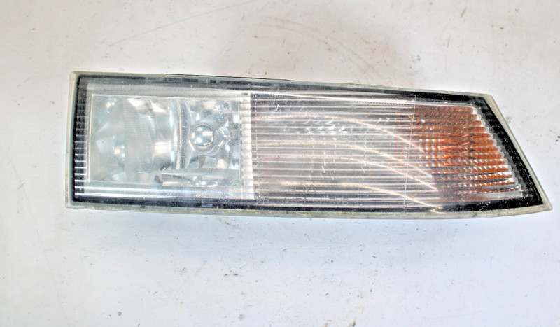 07-14 Cadillac Escalade Passenger Side OEM Fog Light *10383563