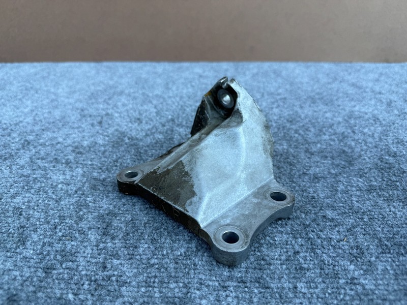INFINITI G35 G37 Q60 2007-2016 OEM LEFT DRIVER ENGINE MOTOR BRACKET ASSEMBLY RWD