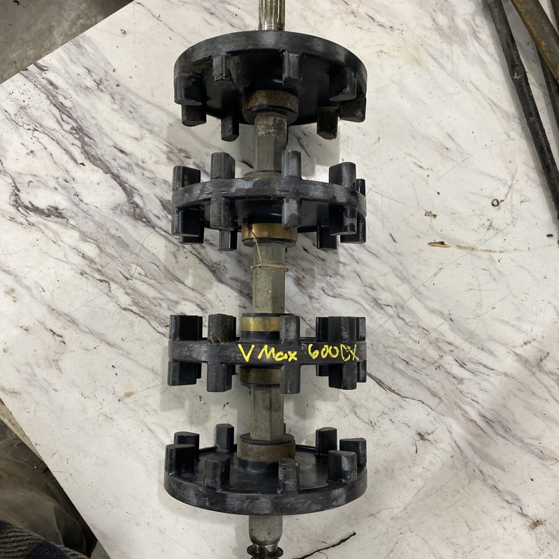1995 YAMAHA VMAX Dx 600 Track shaft drivers 9 tooth good