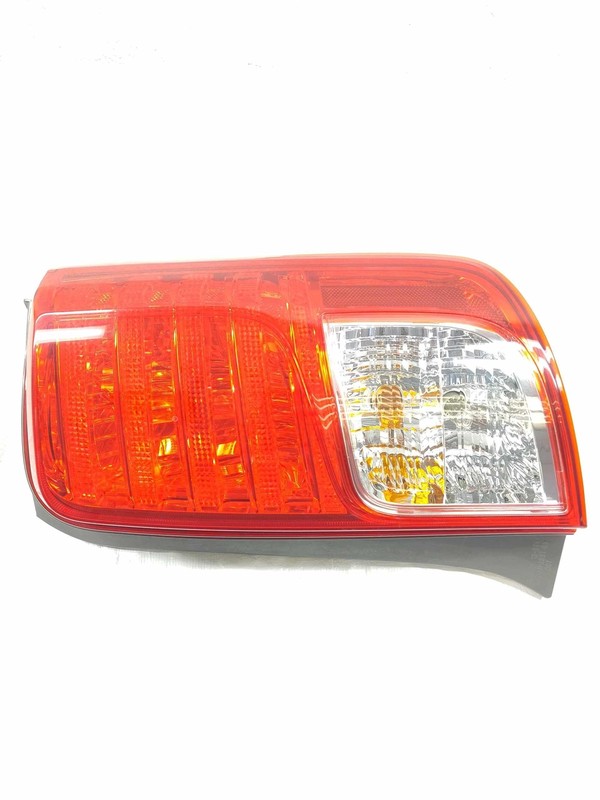2014 Scion XB RH Passenger Tail Light Assembly Light Scratches P/N 8155112B90