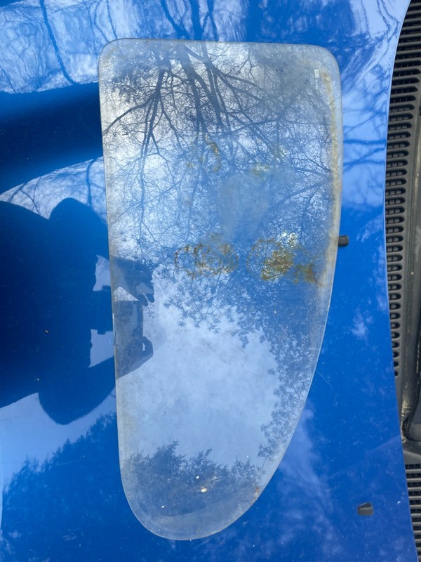 65-77 VOLKSWAGEN BEETLE LH REAR QUARTER WINDOW GLASS - DRIVER SIDE VW