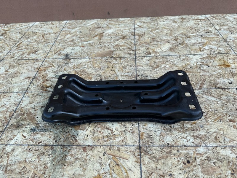 MERCEDES W212 CLS63 E63 AMG-S 14-18 OEM AUTOMATIC TRANSMISSION MOUNT BRACKET