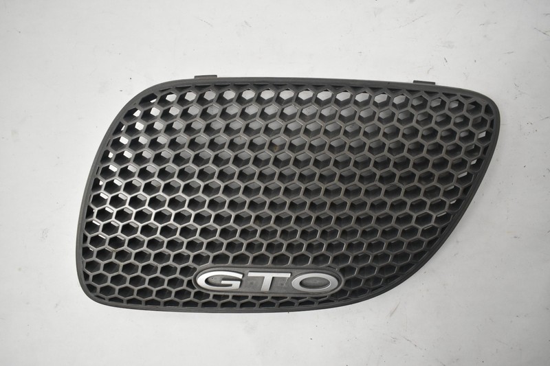 2004-06 Pontiac GTO Front Bumper Kidney Grille Inserts LH DRIVER SIDE ONLY USED