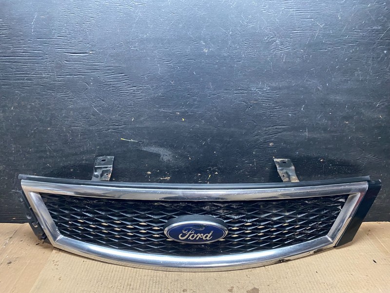 2005 2006 2007 Ford Five HundredFront Upper Grill Grille Logo Emblem U7759 DG