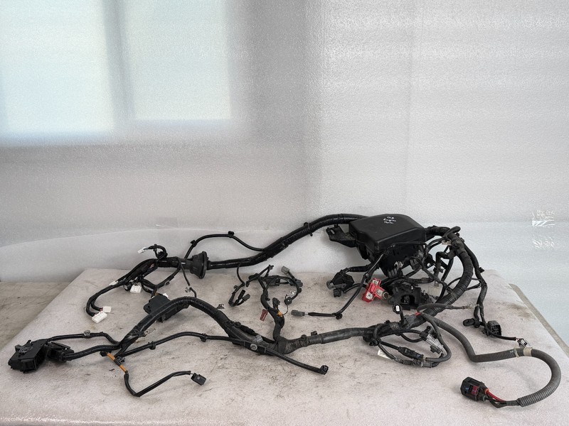 16-20 Mazda Miata MX-5 OEM ENGINE BAY FUSE BOX W/ HARNESS