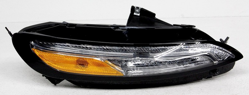 OEM Jeep Cherokee Right Side LED Front Lamp 68321886AC - Outer Tab Missing