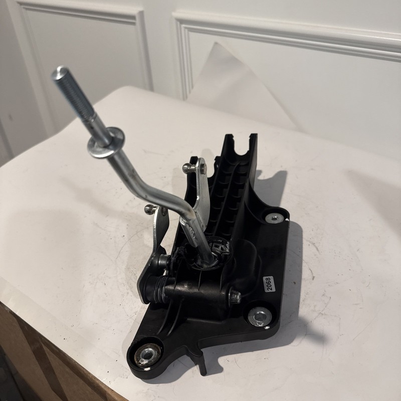 07-09 Mazda 3 OEM 5 Speed Manual Shifter Assembly oem