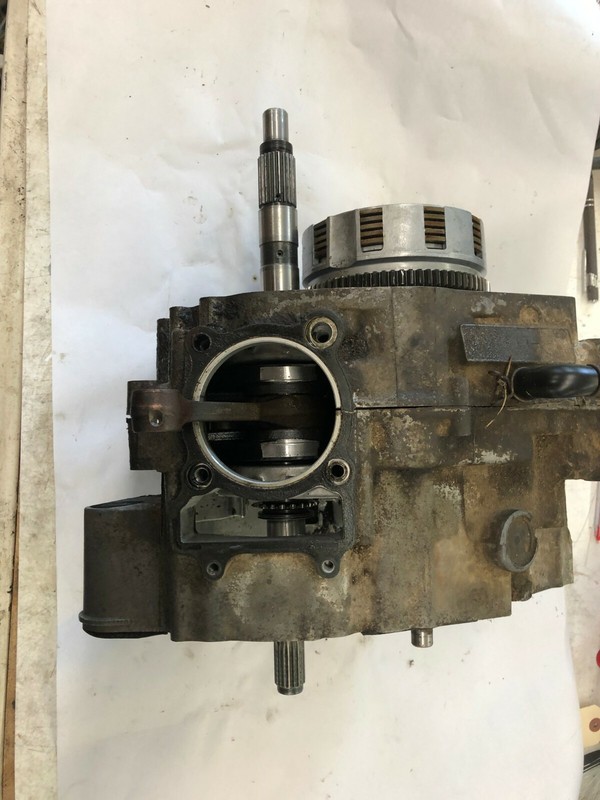 Yamaha 3-wheeler Tri-moto 200ER Engine Crankcase with transmission