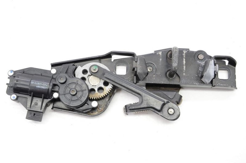 2010-2011 Range Rover Sport HSE Rear Hatch Door Latch Lock 7432431E72AD