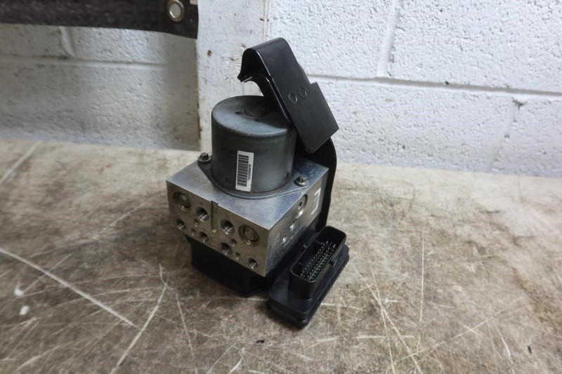 2019 2020 Dodge Durango RT 5.7L OEM ABS Anti Brake Lock Pump w/ Module 68408605